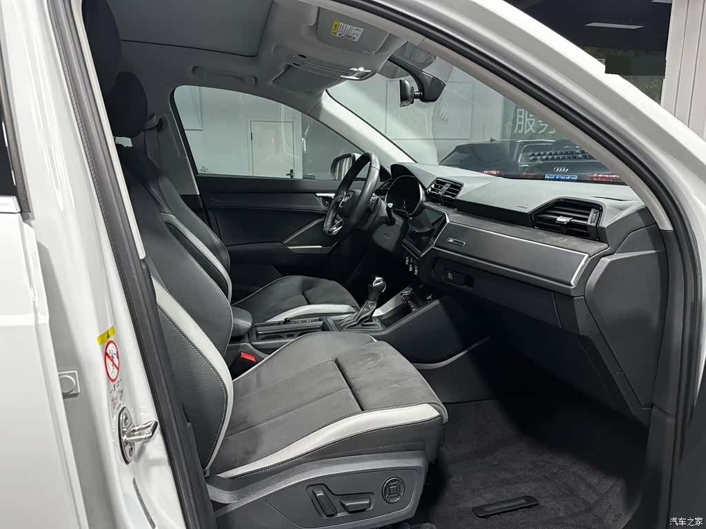 Audi Q3, 2022 12
