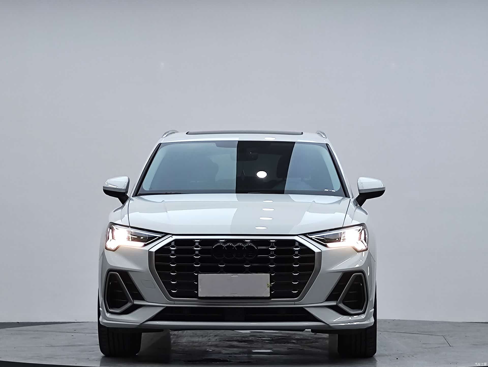 Audi Q3, 2022 3