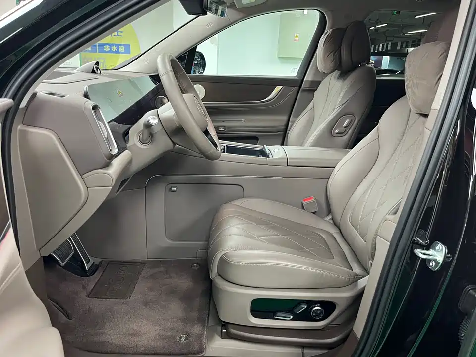 AITO Ask the world M9