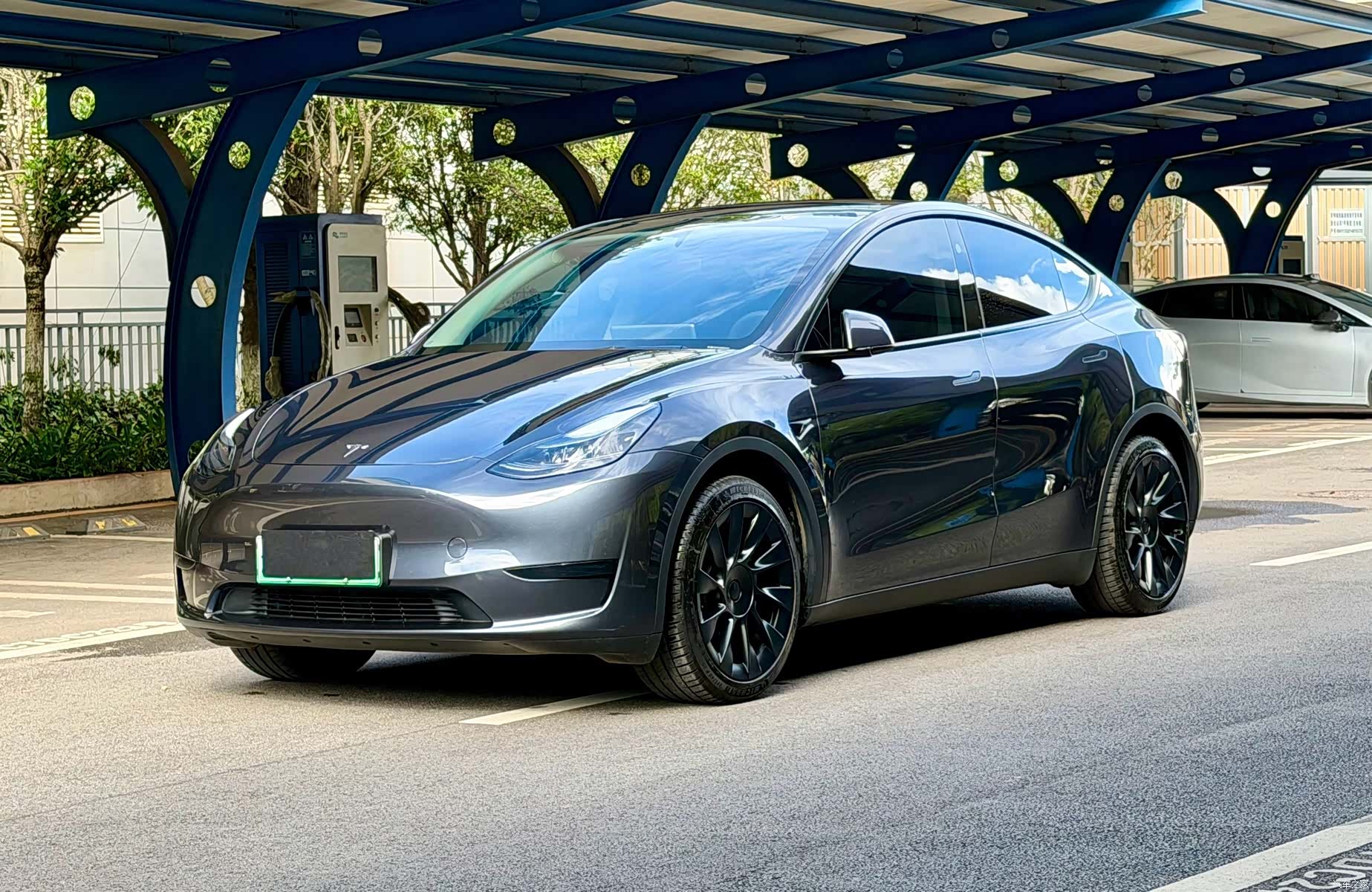 Tesla Model Y, 2024 1
