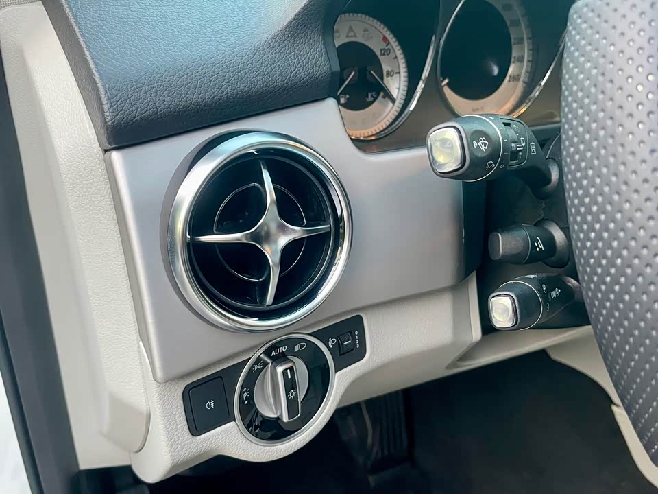 Mercedes-Benz GLK class