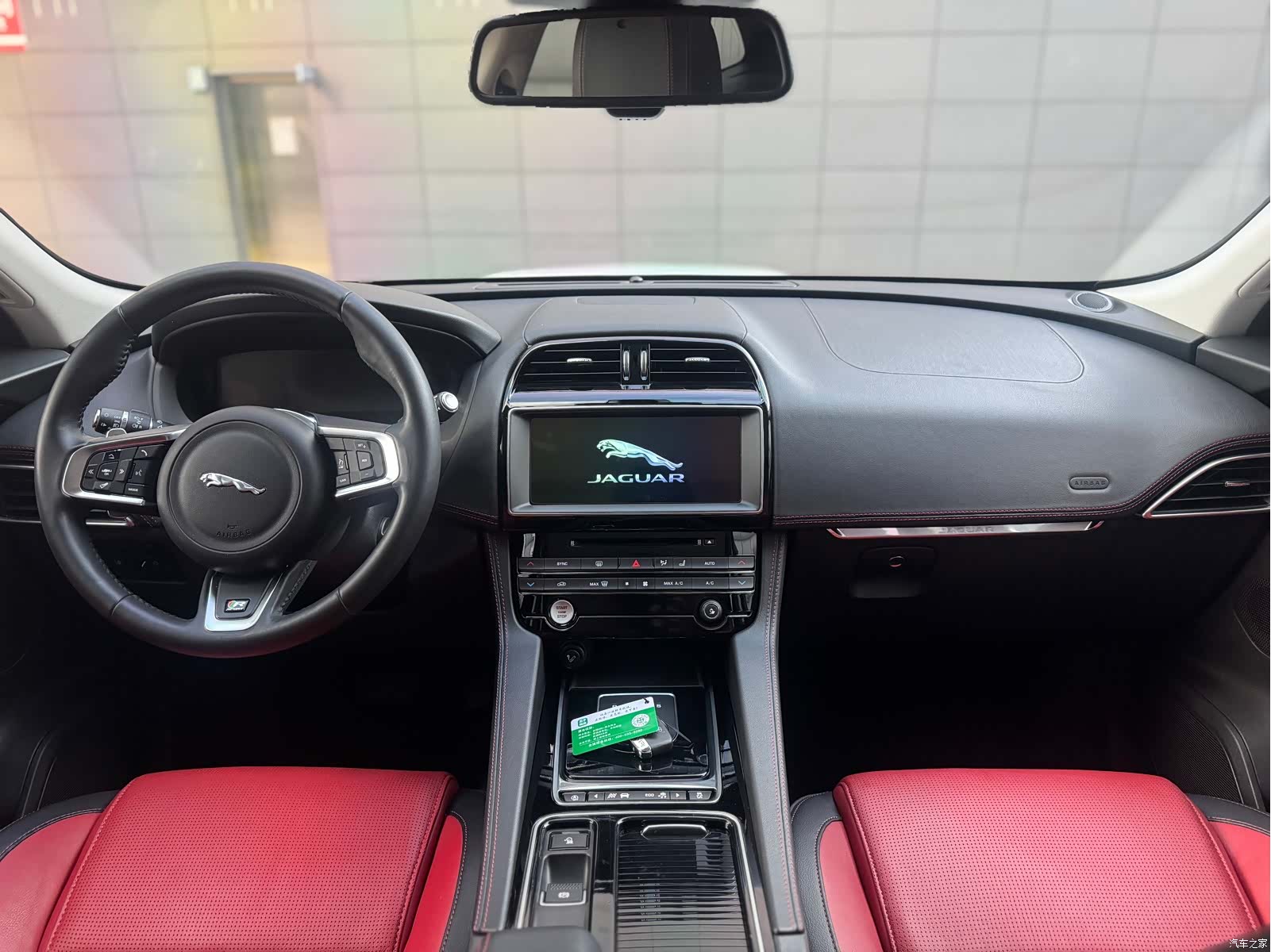 Jaguar F-PACE, 2017 14