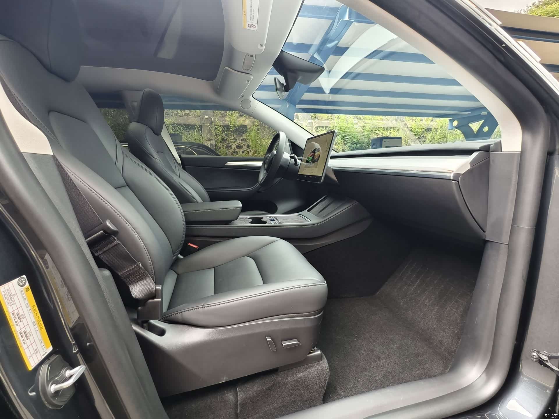 Tesla Model Y, 2024 9