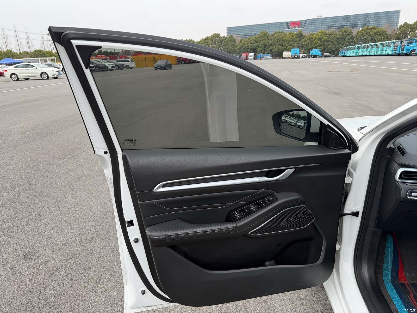 Geely Emgrand, 2021 8