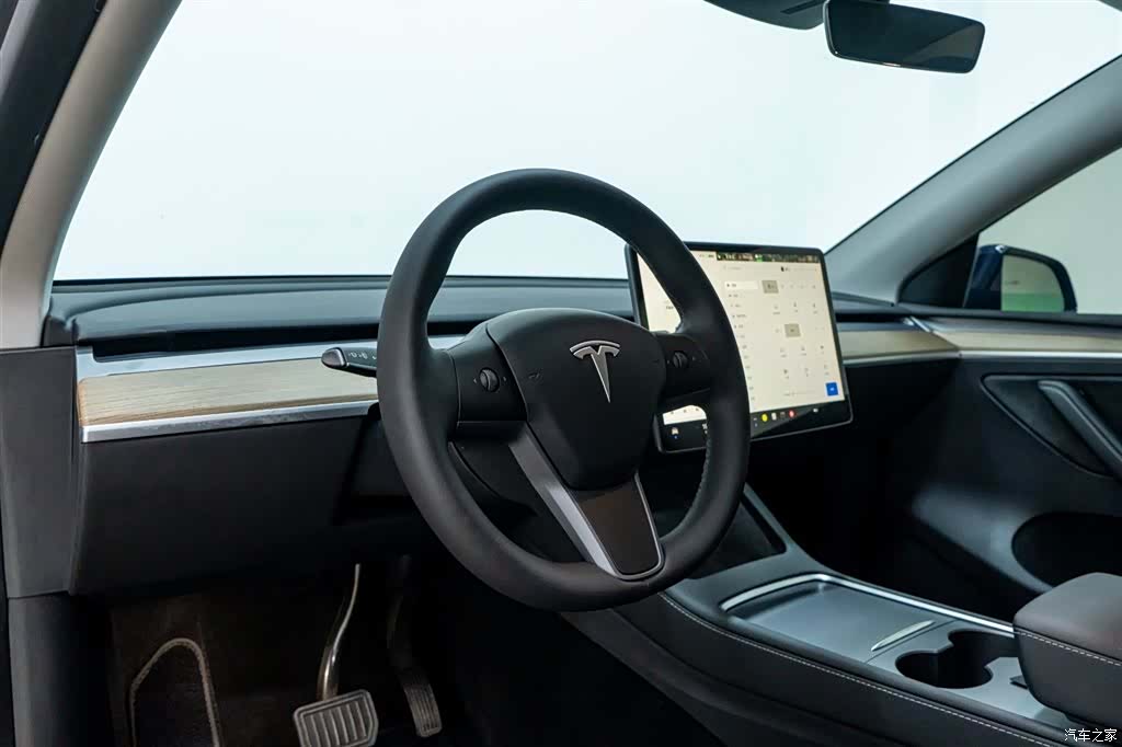 Tesla Model Y, 2022 22