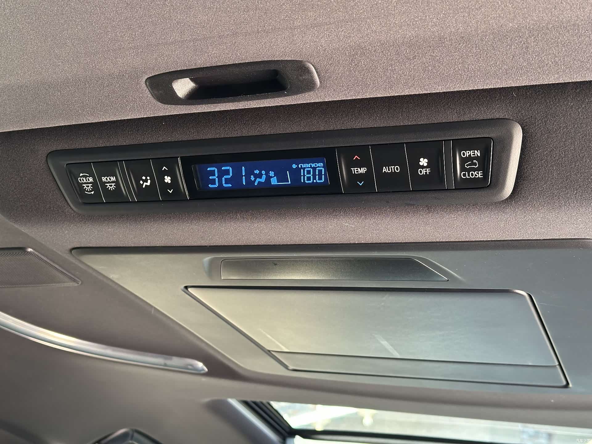 Toyota Alphard, 2017 27