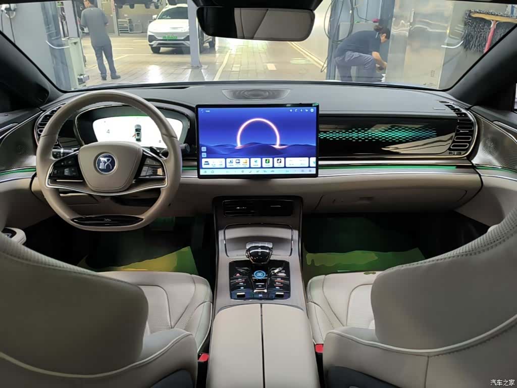 BYD Han, 2024 10
