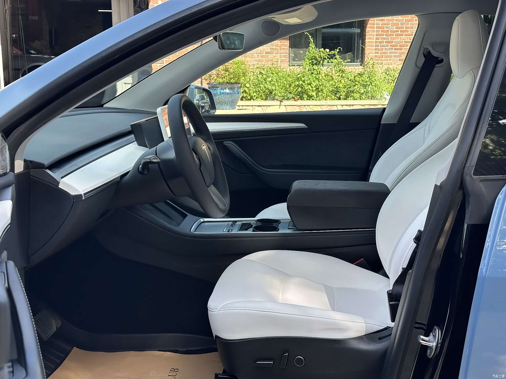 Tesla Model Y, 2023 7