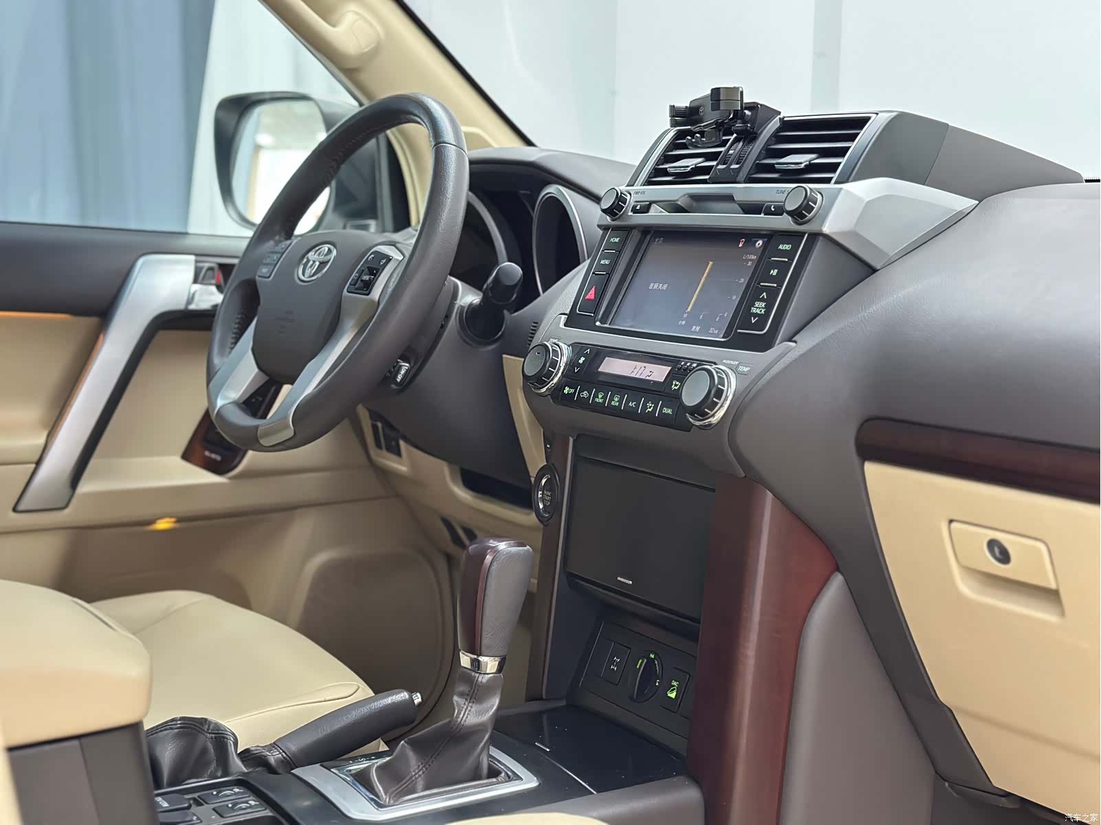 Toyota Prado, 2015 38