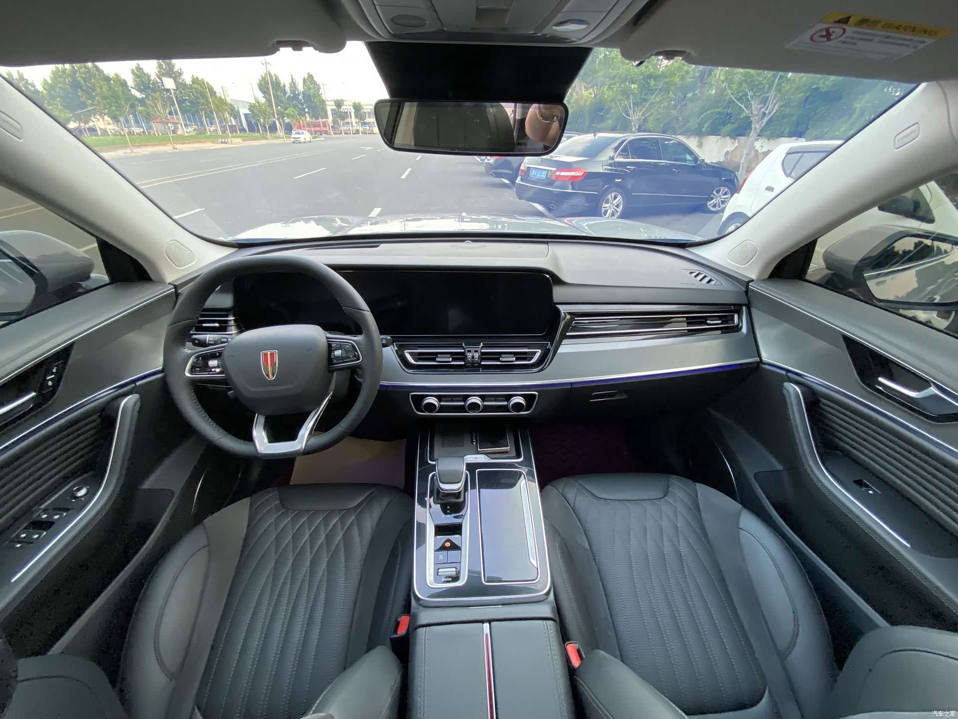 Hongqi HS5, 2024 8