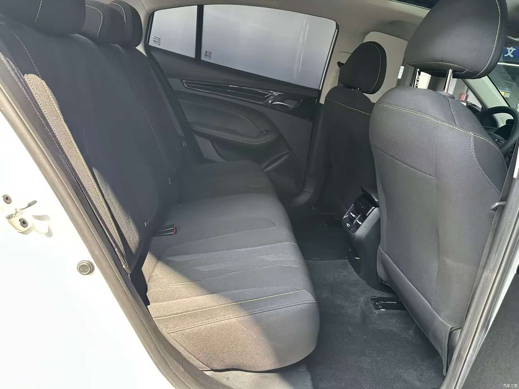Roewe i5, 2022 10