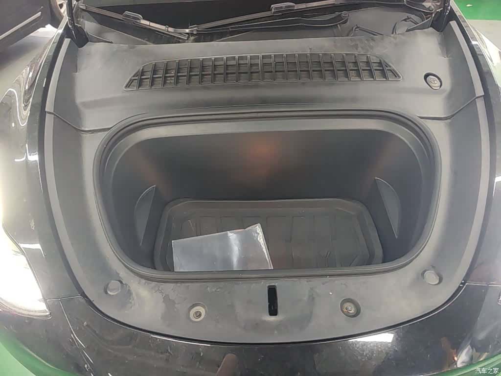Tesla Model Y, 2022 20