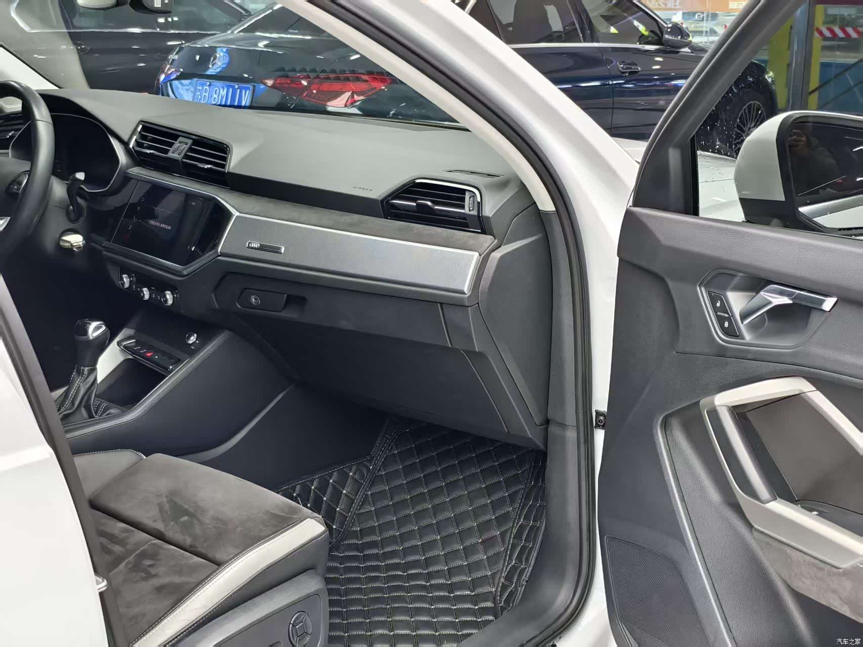 Audi Q3, 2021 11