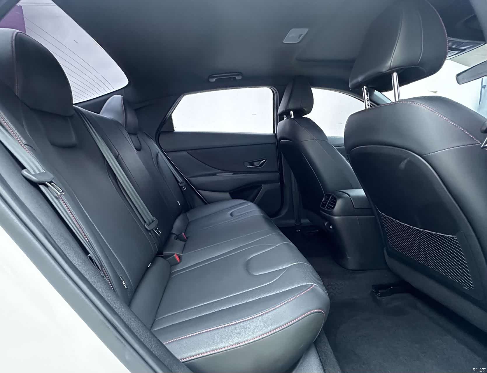 Hyundai Elantra, 2023 10