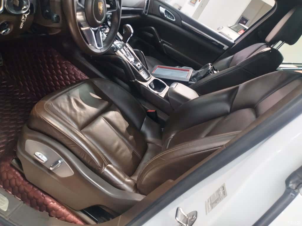 Porsche Cayenne, 2015 12