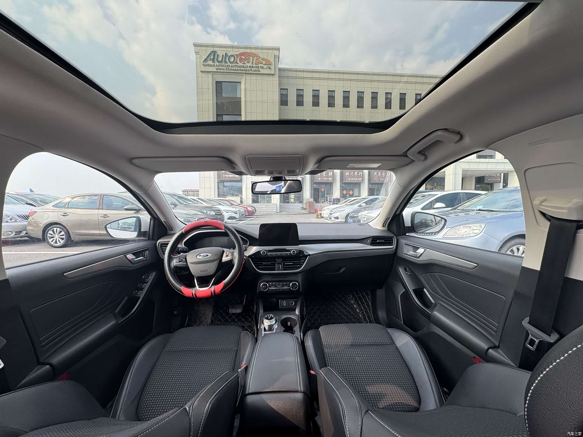 Ford Focus, 2019 все фото