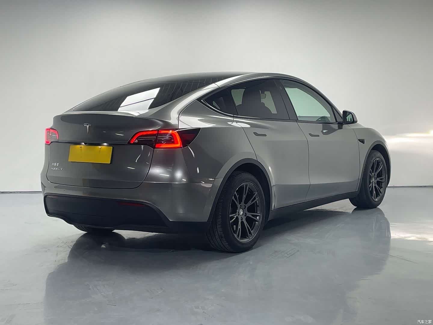 Tesla Model Y, 2024 7