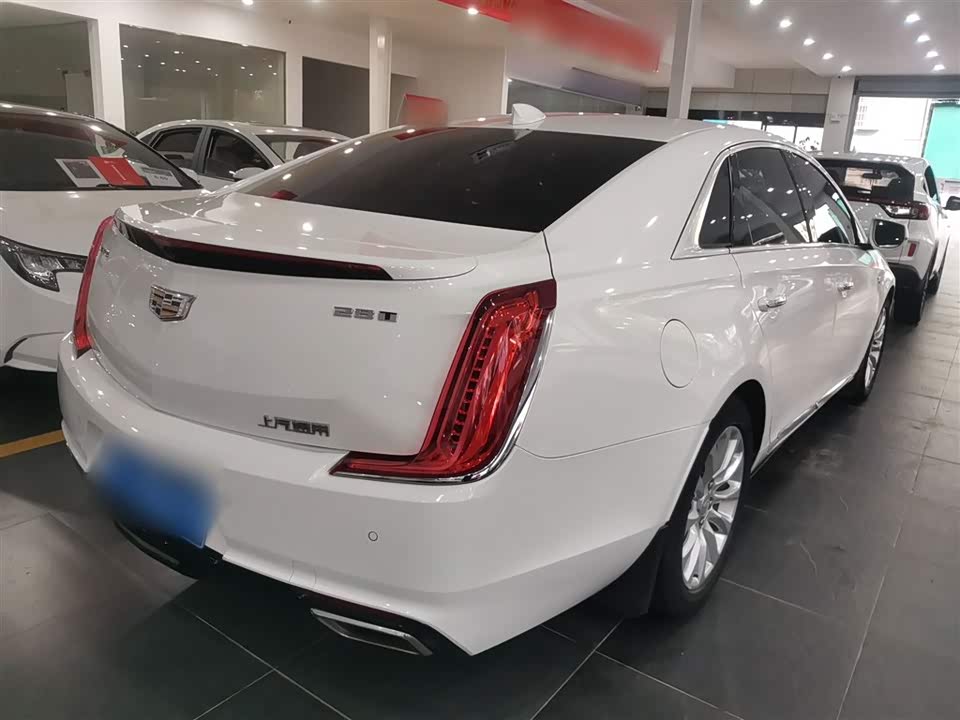 Cadillac XTS