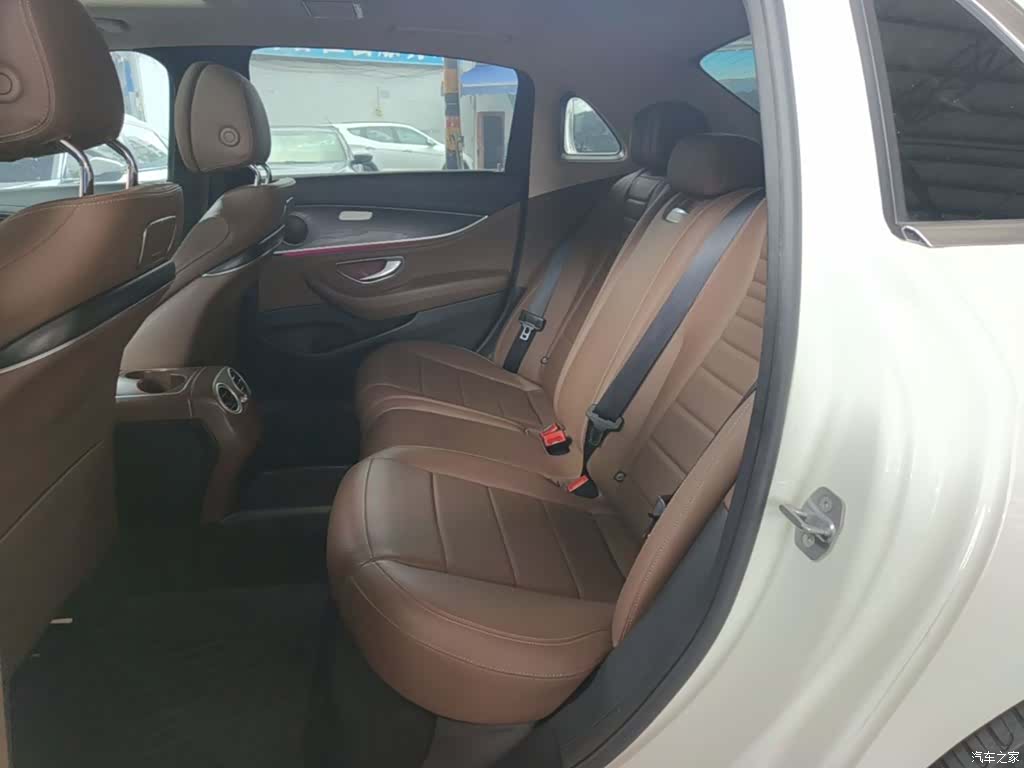 Mercedes-Benz E-Class, 2019 10