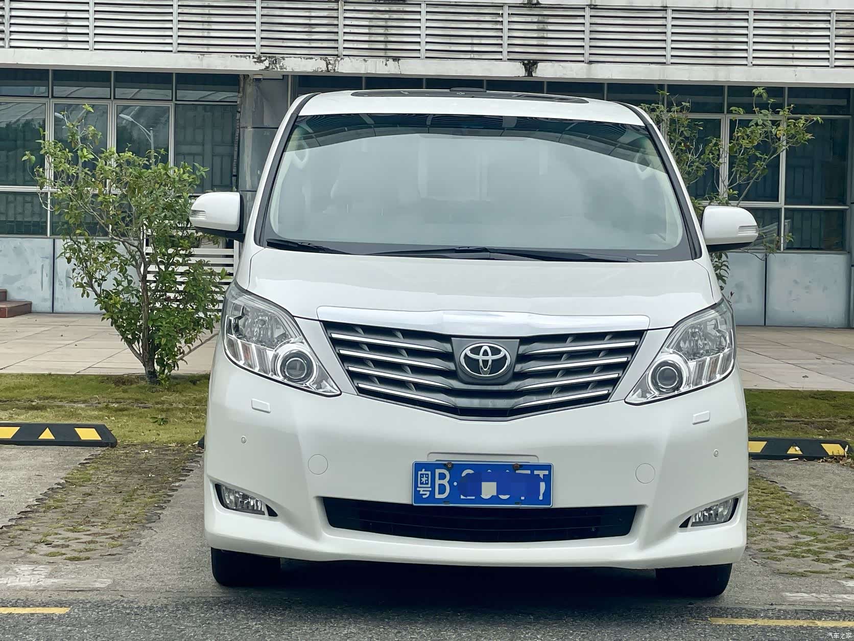 Toyota Alphard, 2011 2