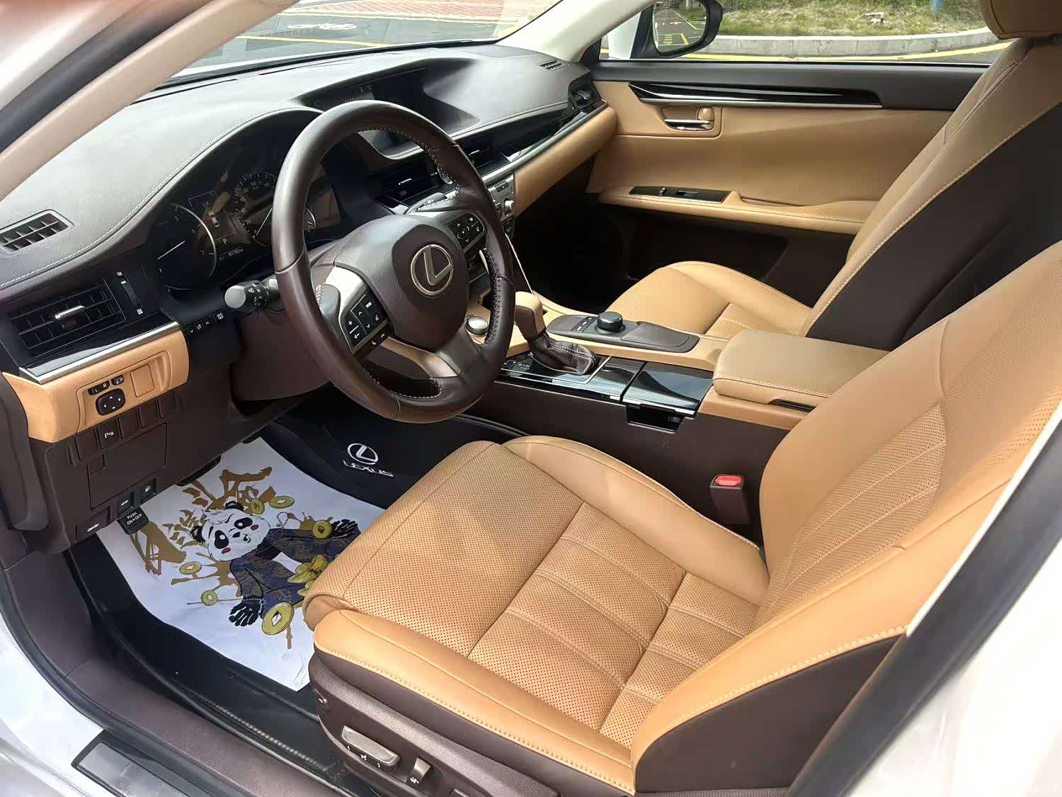 Lexus ES, 2017 4