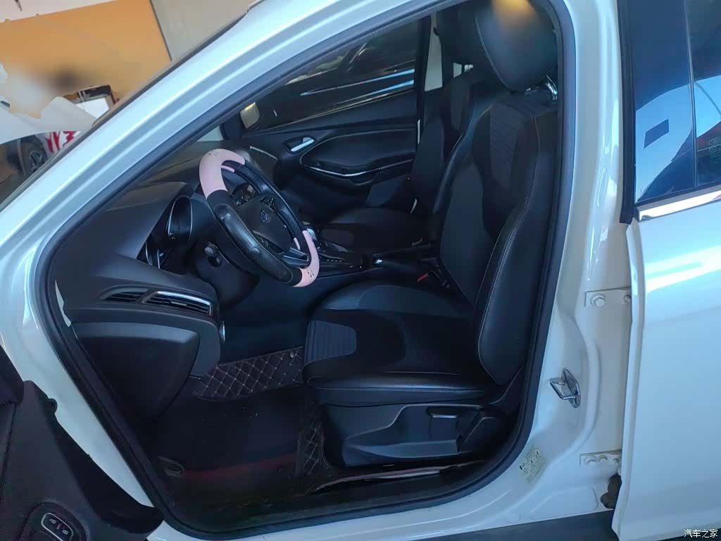 Ford Focus, 2017 11