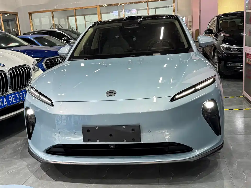 NIO ET5