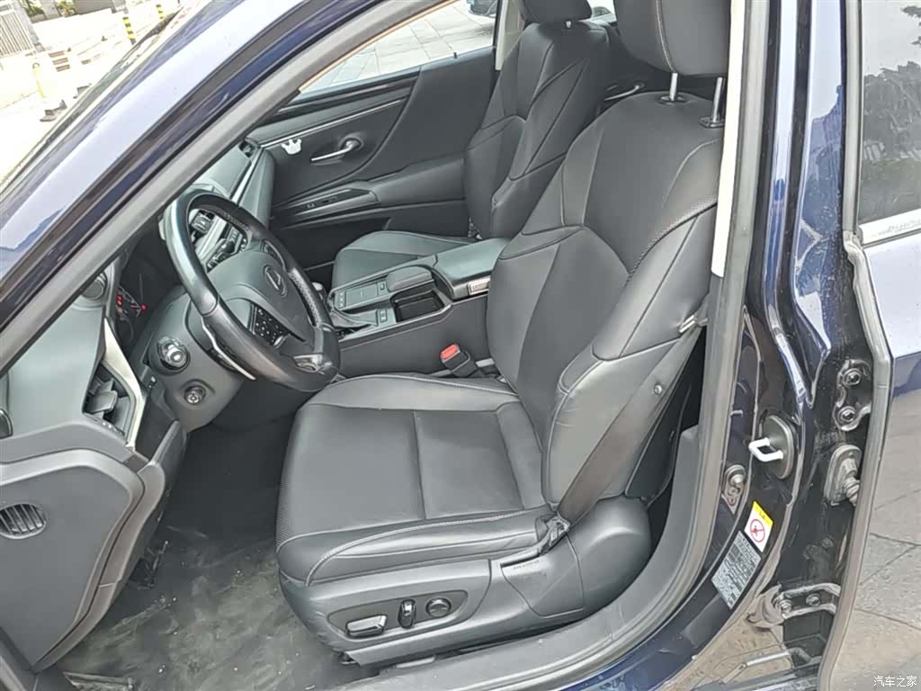 Lexus ES, 2019 7