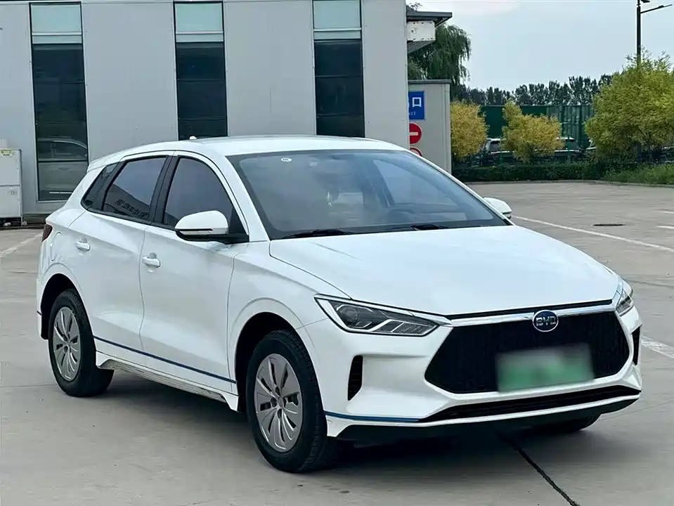 BYD e2