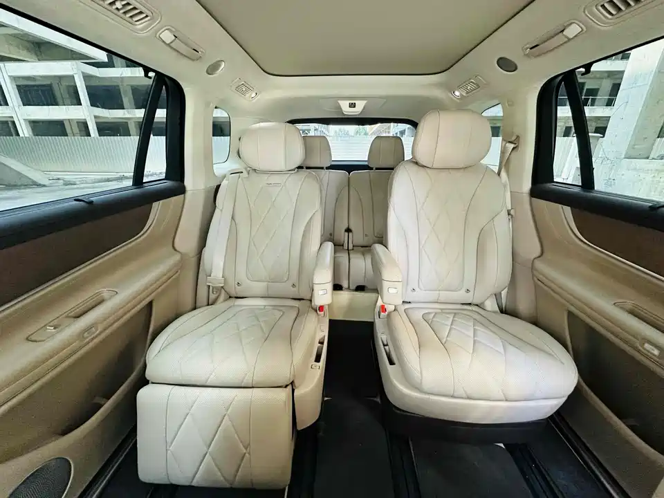 AITO Ask the world M9