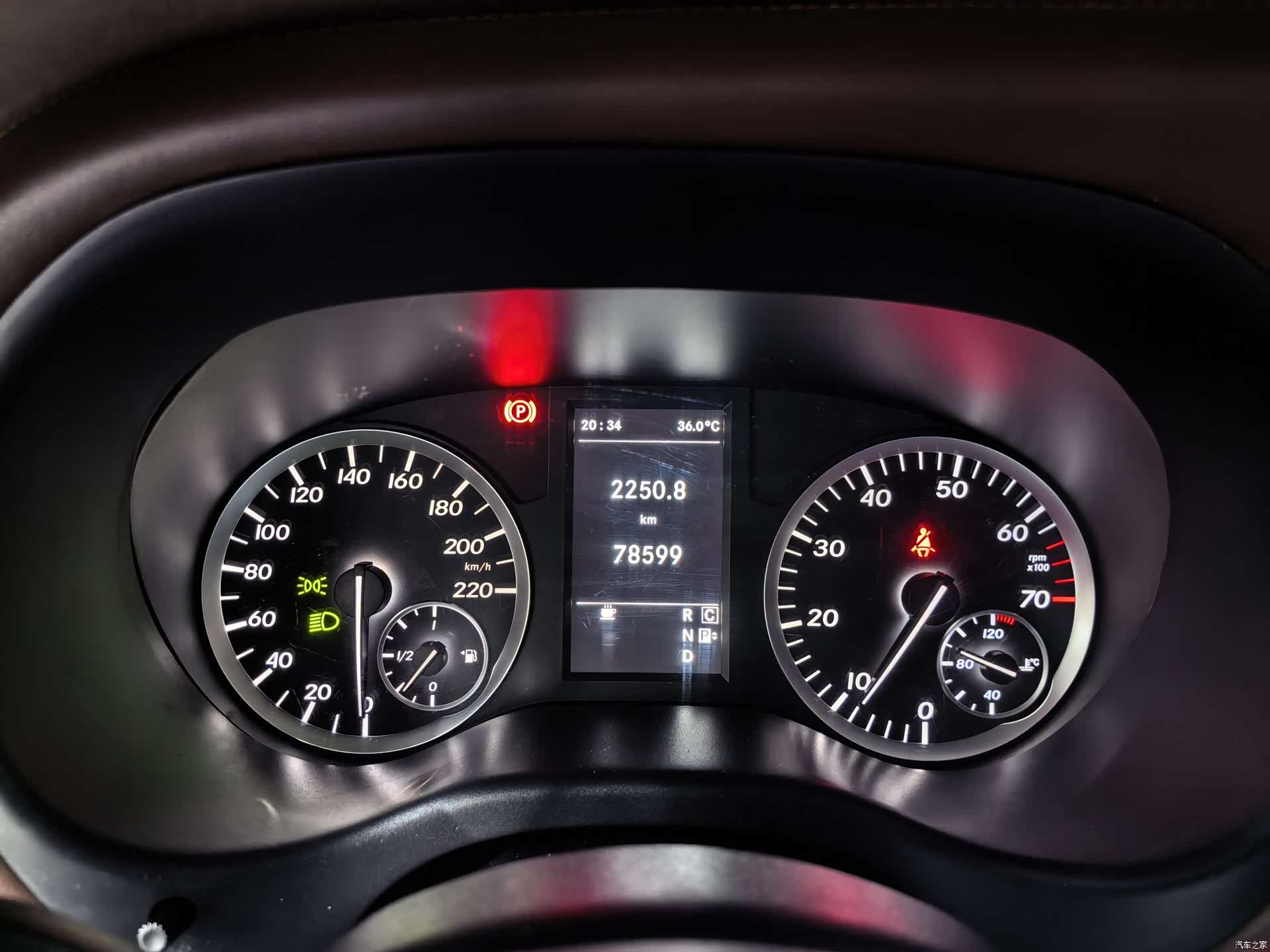 Mercedes-Benz VI, 2019 4