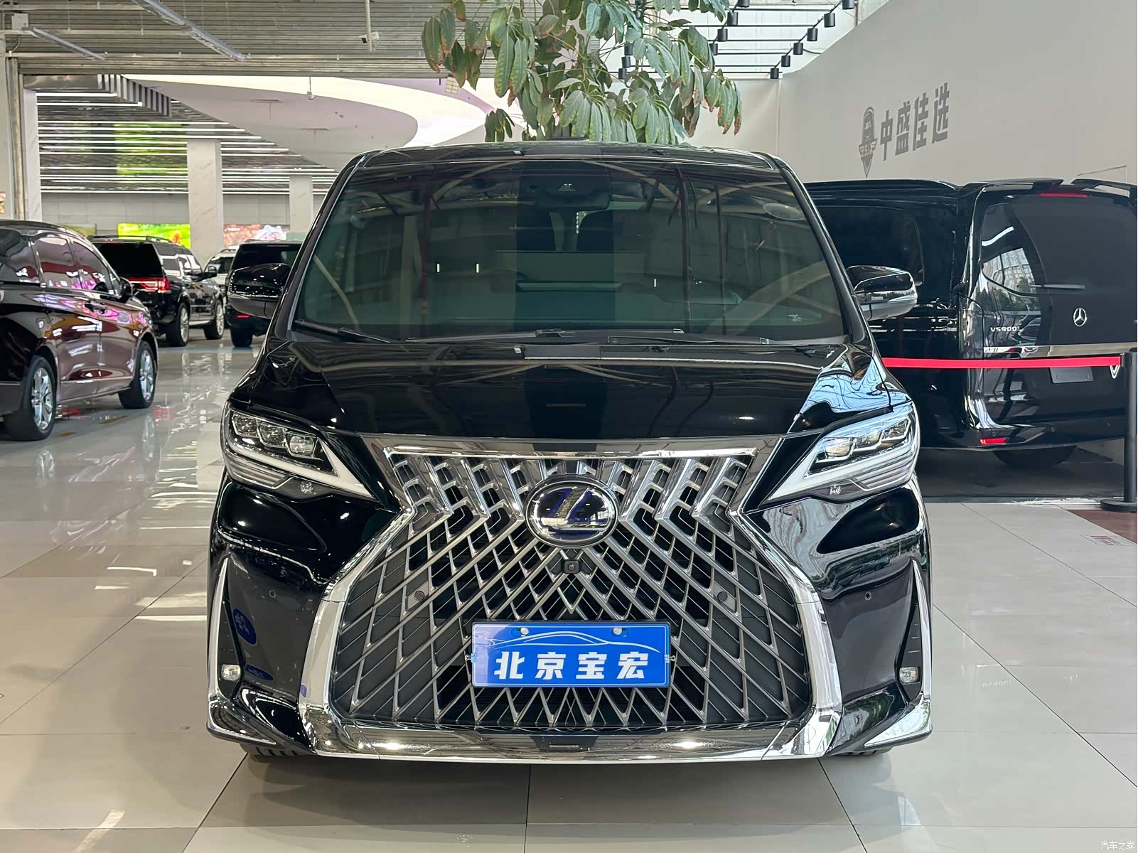Lexus LM, 2021 2