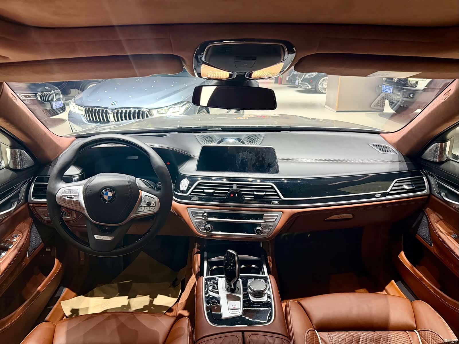 BMW 7 Series, 2020 все фото