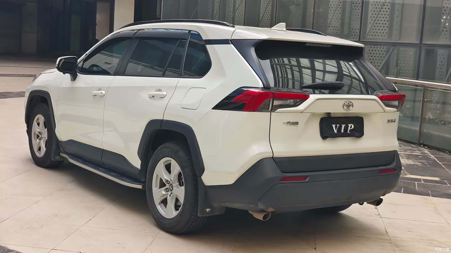 Toyota RAV4, 2021 9