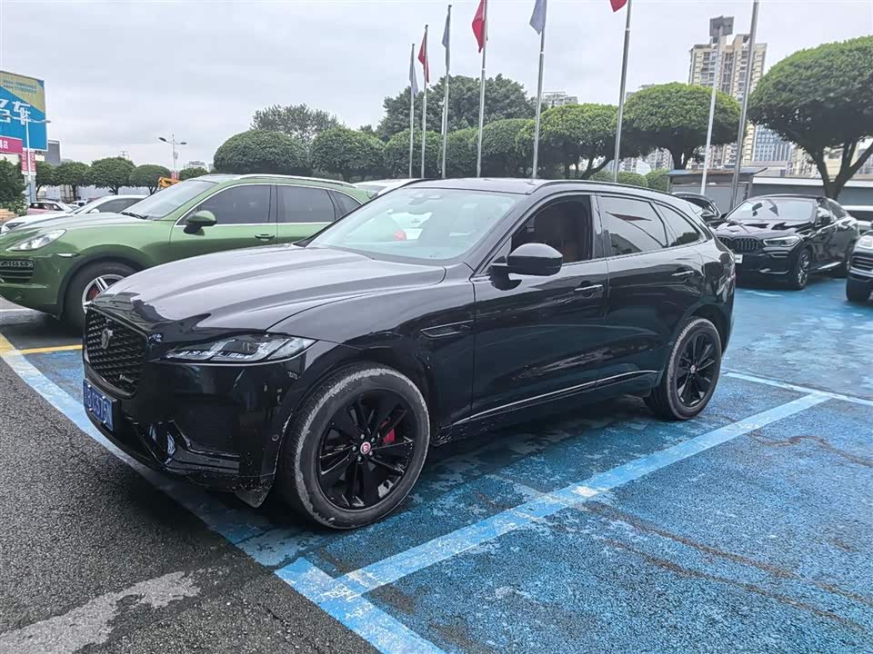 Jaguar F-PACE