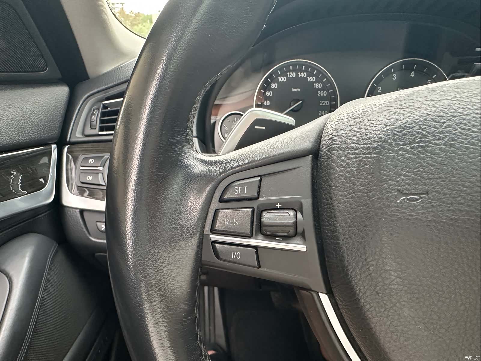 BMW 5 Series, 2011 32