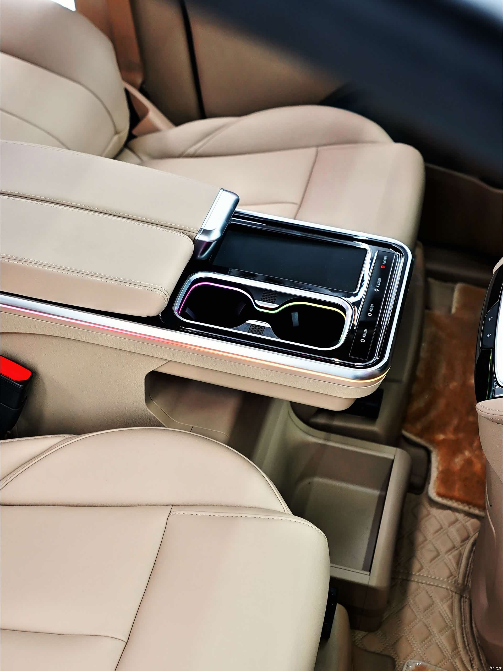 Buick GL8, 2025 12