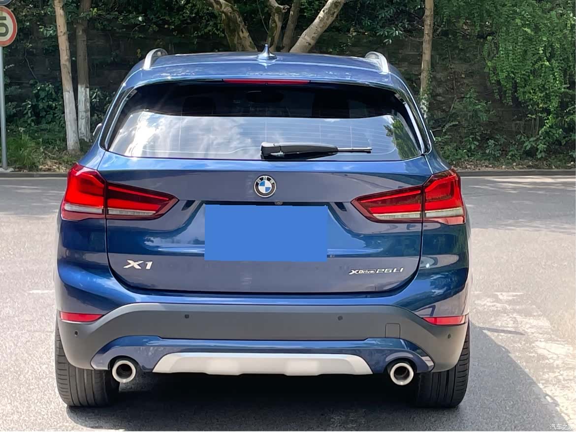 BMW X1, 2021 все фото