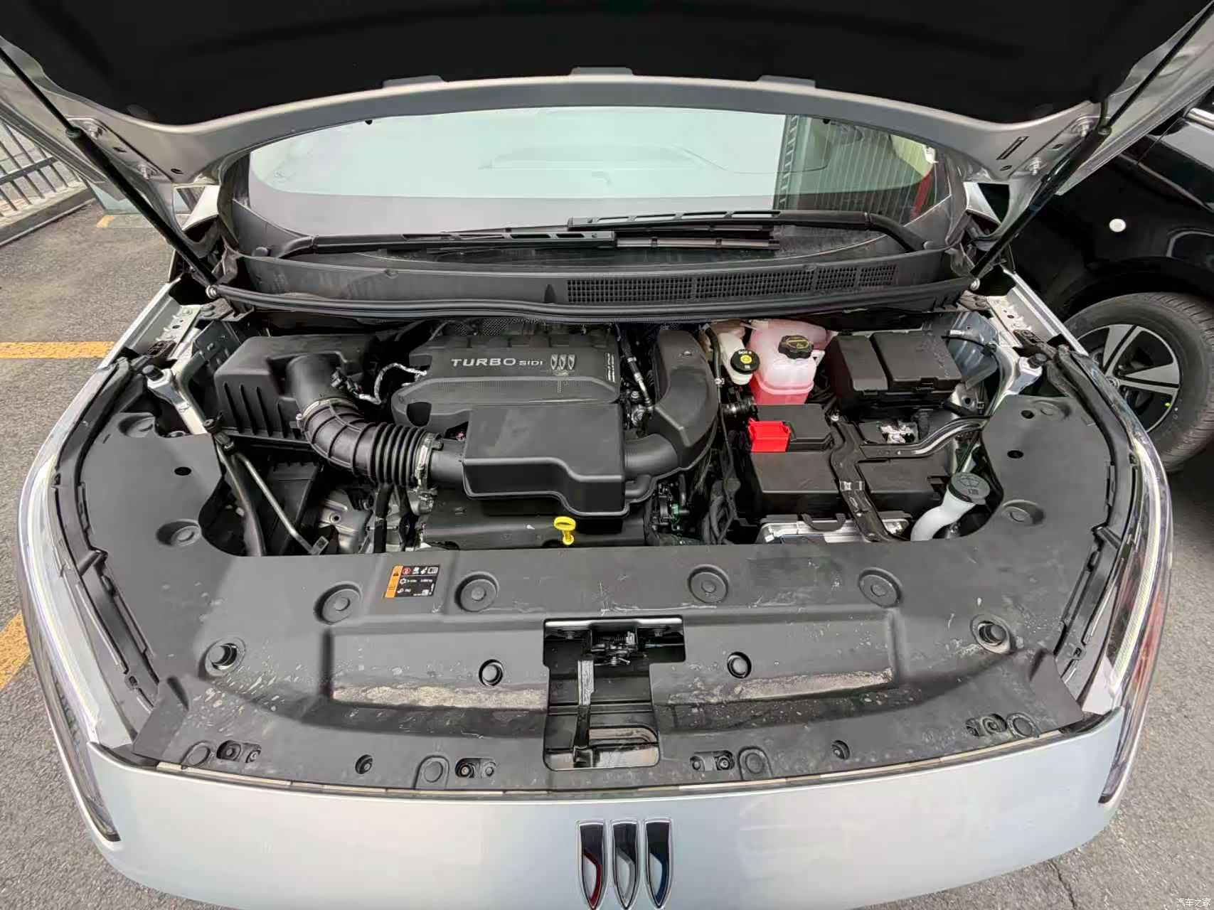 Buick GL8, 2025 9