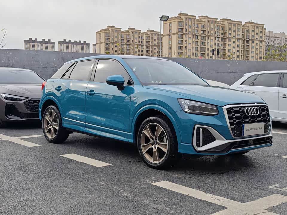 Audi Q2L