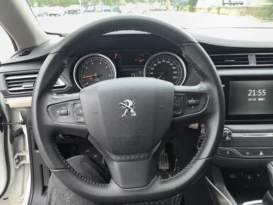 Peugeot 408
