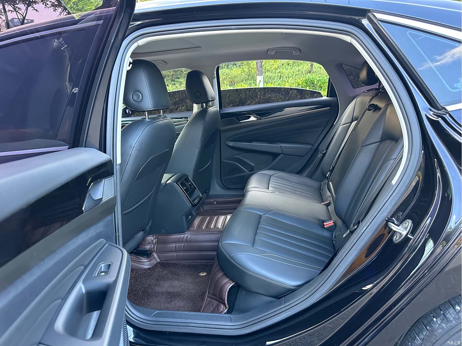 Volkswagen Passat, 2020 10