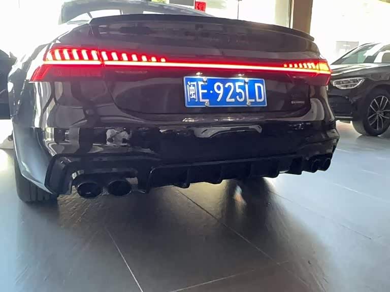 Audi A7L