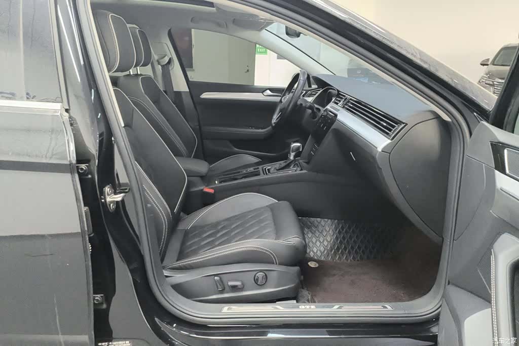 Volkswagen Magotan, 2023 8