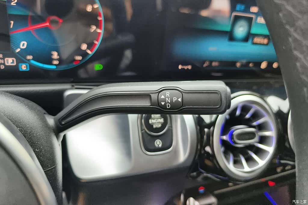 Mercedes-Benz GLB, 2023 16