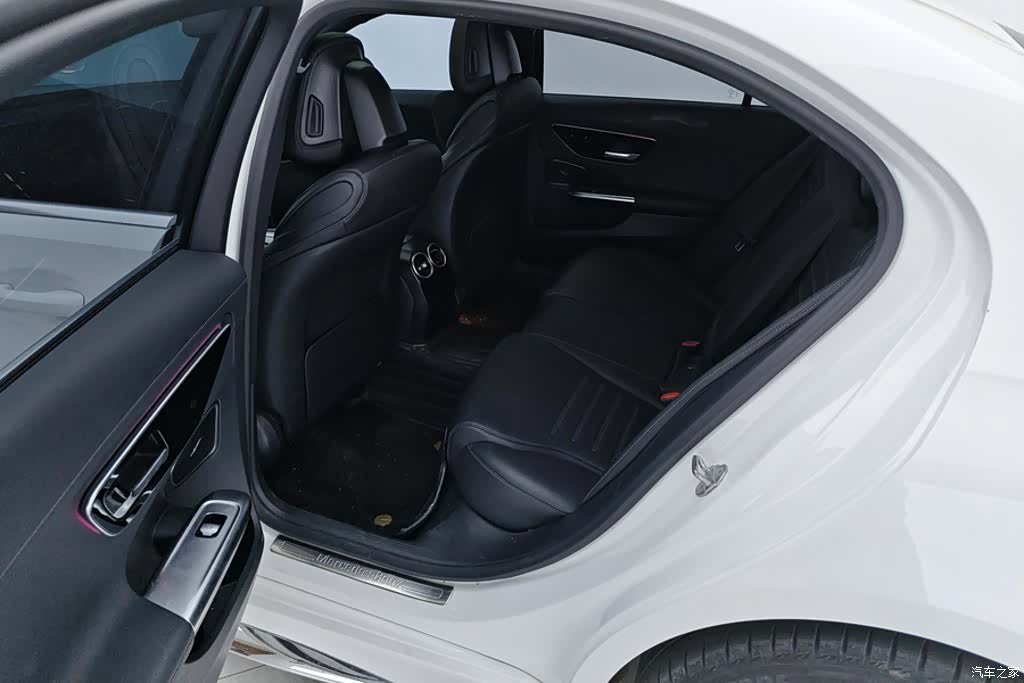 Mercedes-Benz C-Class, 2022 11