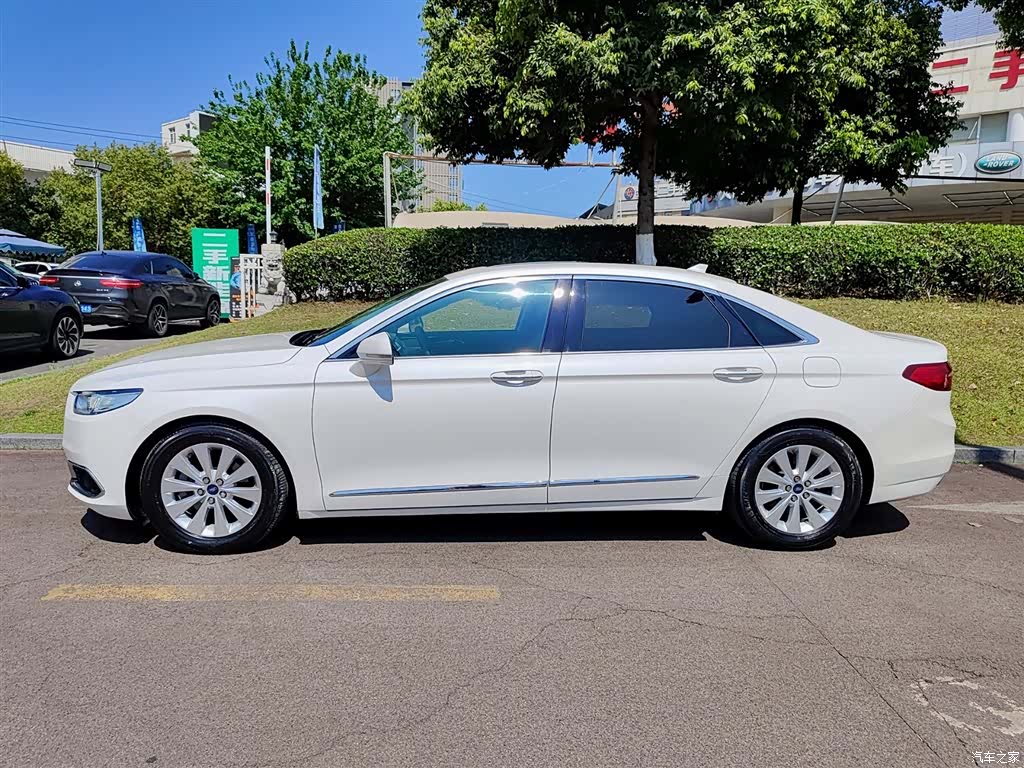 Ford Taurus, 2017 3
