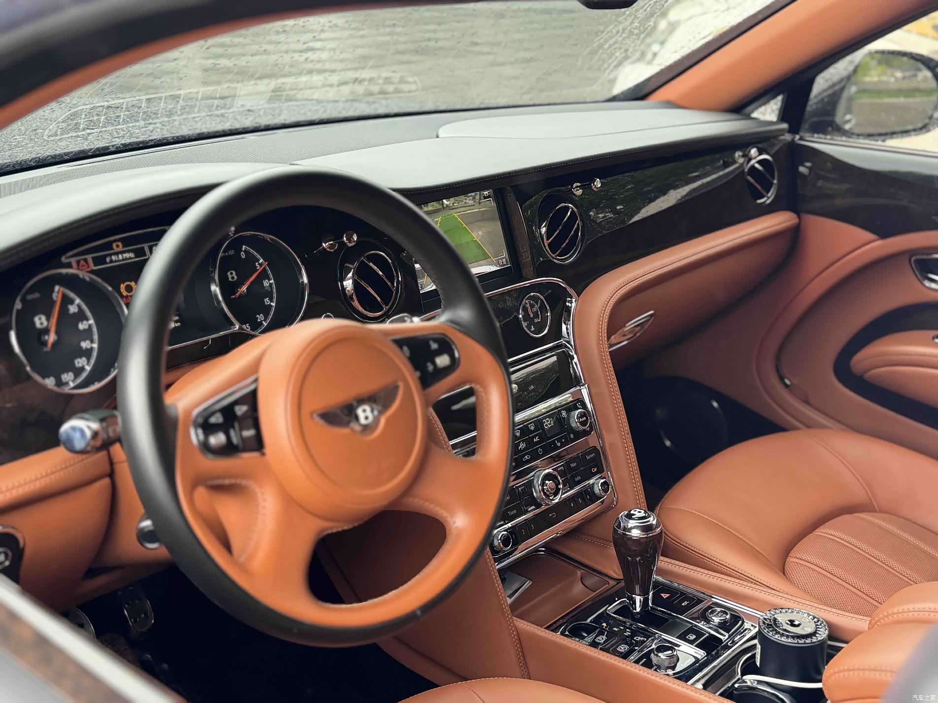 Bentley Mulsanne, 2015 13