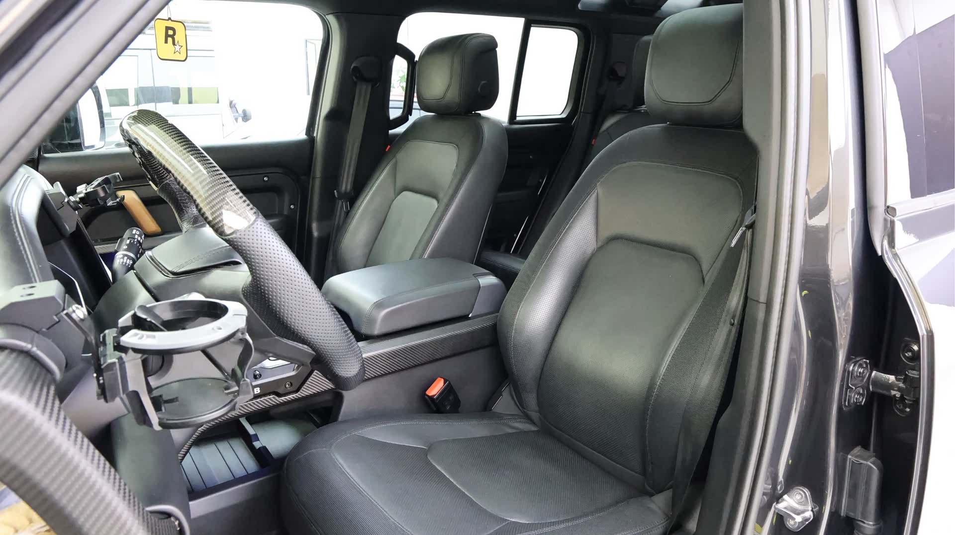Land Rover Defender, 2022 10