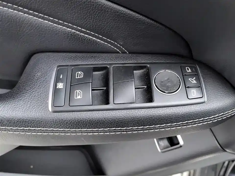 Mercedes-Benz M class